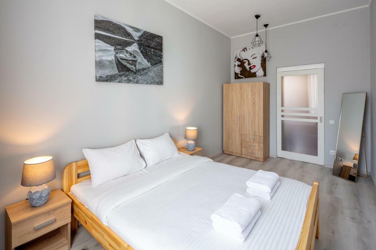 Alfa Apartments Chornovola Lviv Kültér fotó